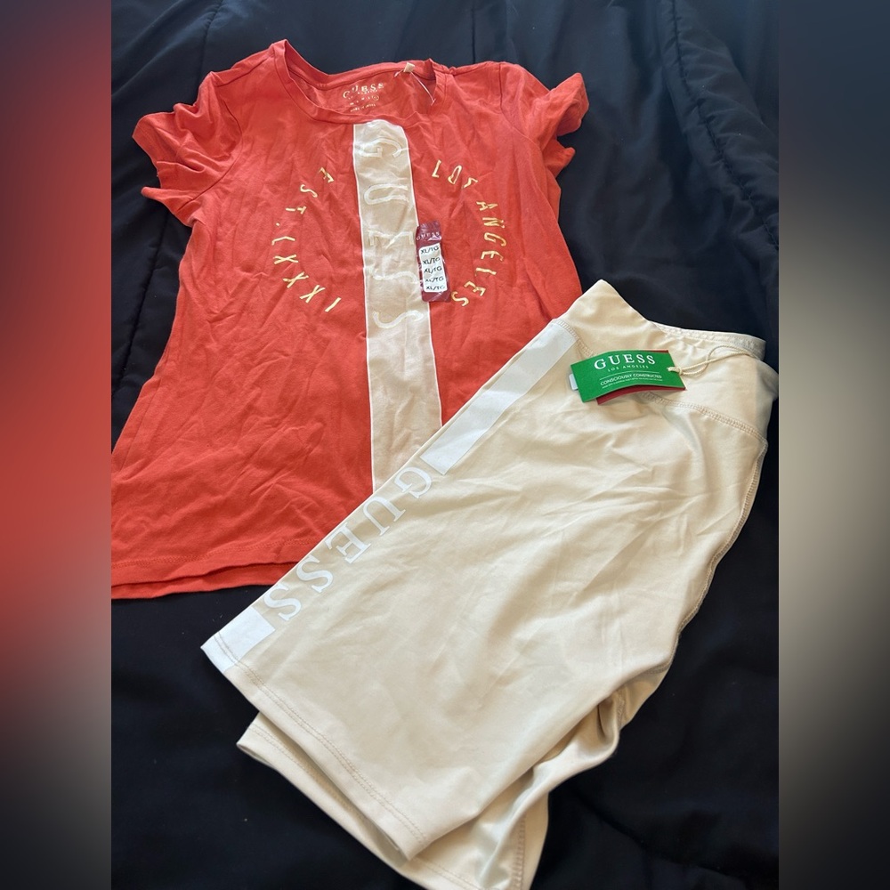 Women’s Guess short outfit.